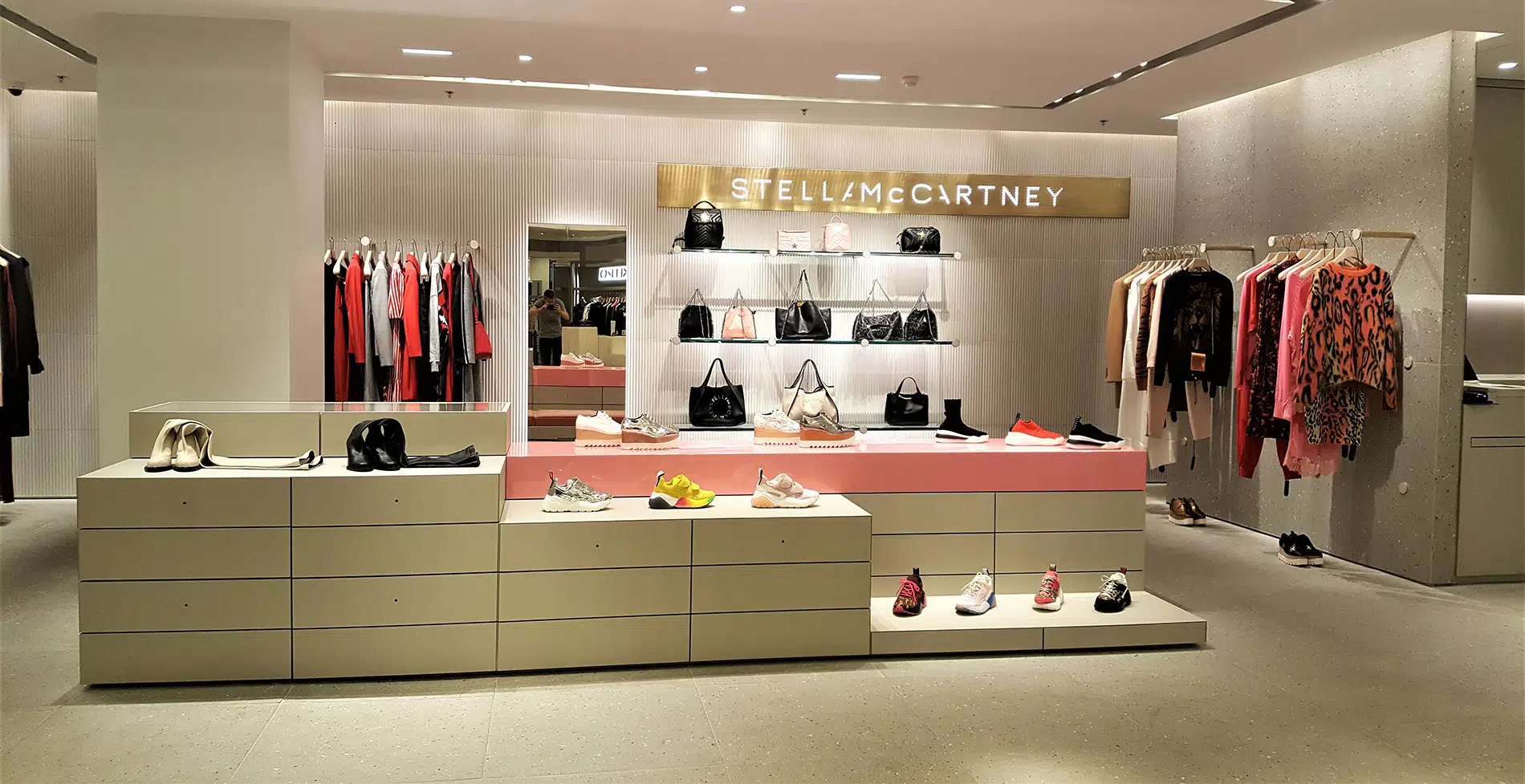 Banner 1 - Stella McCartney France
