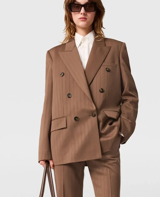 Blazer oversize à double boutonnage et fines rayures Blazer oversize à double boutonnage et fines rayures