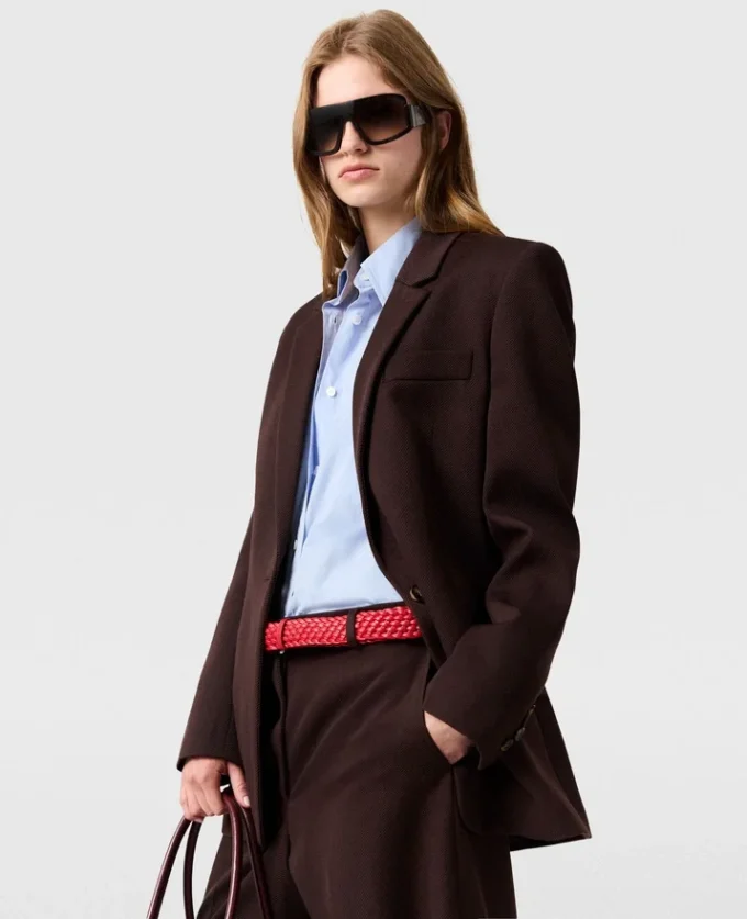 Blazer à revers en pointe et boutonnage simple
