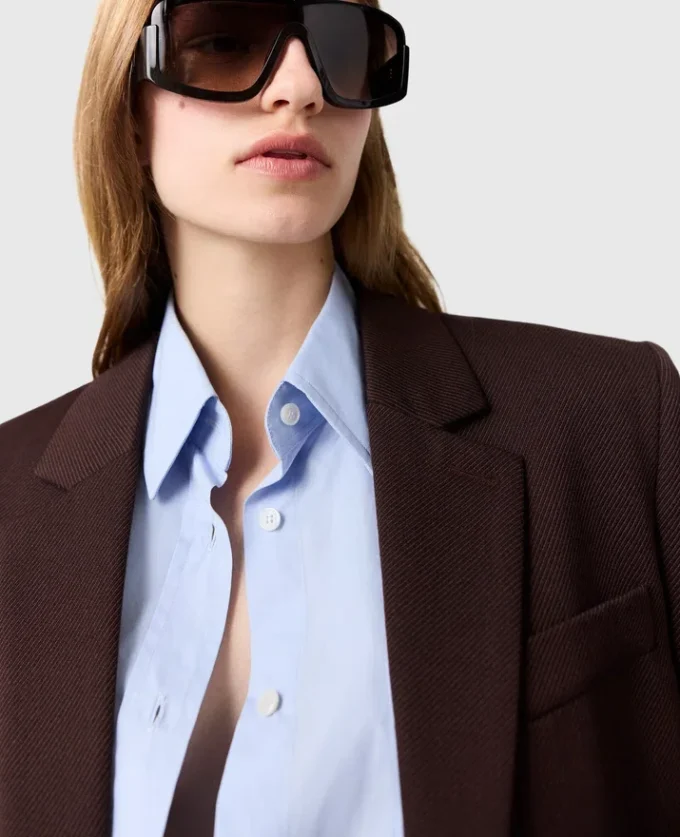 Blazer à revers en pointe et boutonnage simple