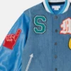 Blouson bomber universitaire brodé aux initiales de la marque