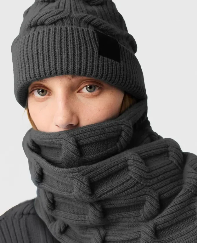 Bonnet Falabella en maille torsadée Bonnet Falabella en maille torsadée