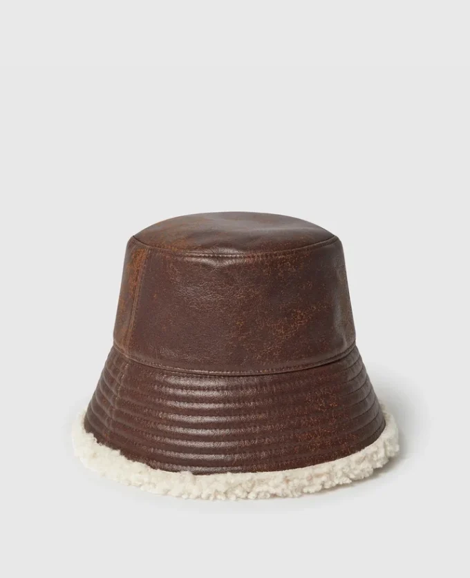 Chapeau bob doublé en peluche avec logo Chapeau bob doublé en peluche avec logo