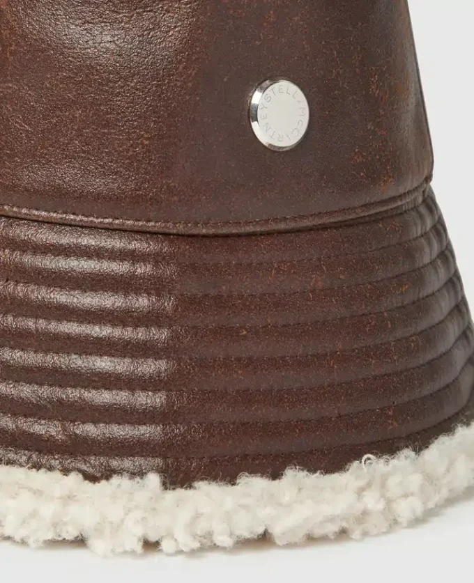 Chapeau bob doublé en peluche avec logo Chapeau bob doublé en peluche avec logo
