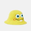 Chapeau bob en crochet avec motif Bob l’éponge Chapeau bob en crochet avec motif Bob l’éponge