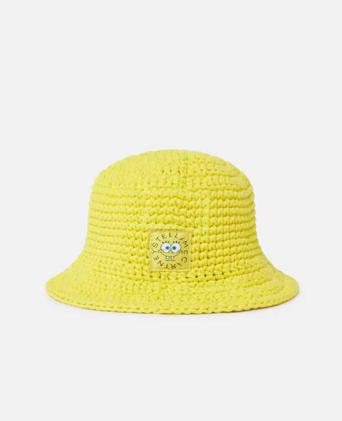 Chapeau bob en crochet avec motif Bob l’éponge Chapeau bob en crochet avec motif Bob l’éponge