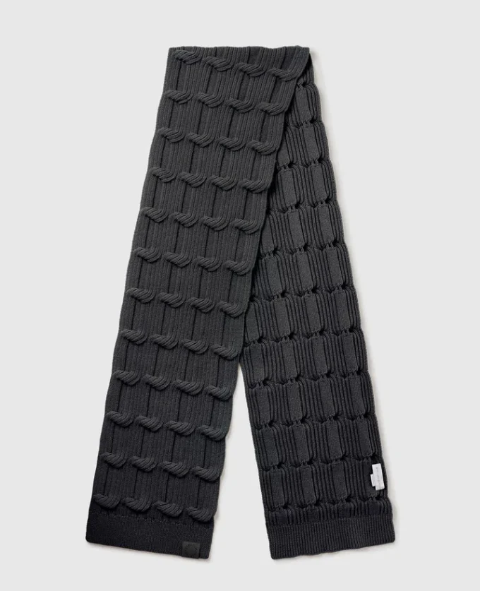 Écharpe Falabella en maille torsadée Écharpe Falabella en maille torsadée