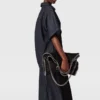 Chemise en denim à manches courtes et empiècements en satin Chemise en denim à manches courtes et empiècements en satin