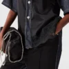 Chemise en denim à manches courtes et empiècements en satin Chemise en denim à manches courtes et empiècements en satin