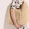 Grand sac fourre-tout souple en raphia avec logo Grand sac fourre-tout souple en raphia avec logo