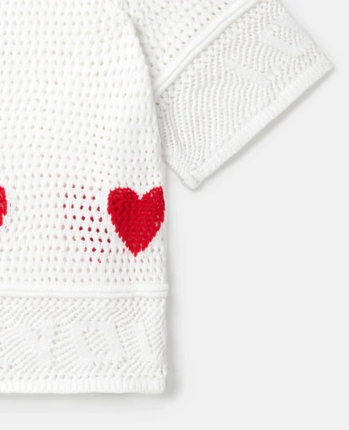 Haut à manches courtes et cœur crocheté Haut à manches courtes et cœur crocheté