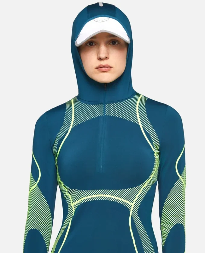 Haut mi-couche à manches longues et capuche TruePace pour le running Haut mi-couche à manches longues et capuche TruePace pour le running