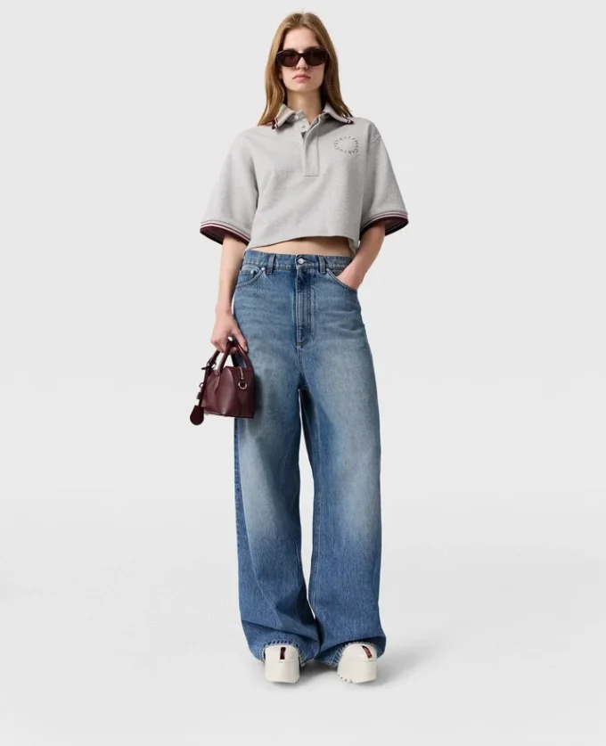 Jean délavé à taille haute et jambes larges Jean délavé à taille haute et jambes larges