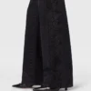 Jean droit taille haute en dentelle Jean droit taille haute en dentelle