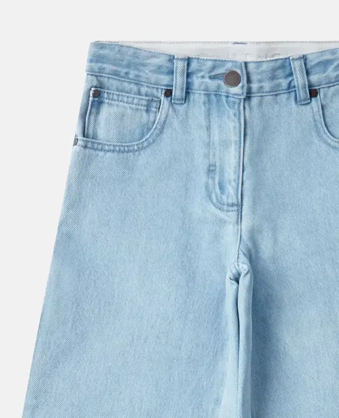 Jean taille moyenne à jambes larges Jean taille moyenne à jambes larges