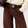 Jean taille moyenne à jambes larges