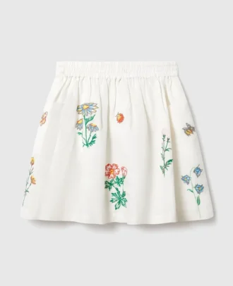 Jupe brodée de fleurs