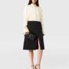 Jupe midi en satin ajustée Jupe midi en satin ajustée