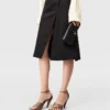 Jupe midi en satin ajustée Jupe midi en satin ajustée