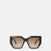 Lunettes de soleil carrées à monture épaisse et forme œil-de-chat Lunettes de soleil carrées à monture épaisse et forme œil-de-chat