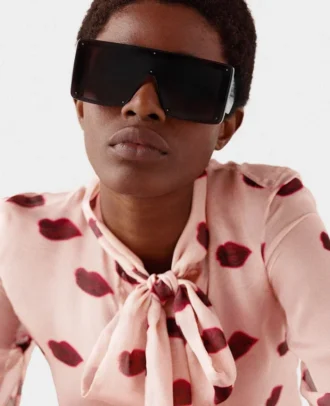 Lunettes de soleil carrées translucides