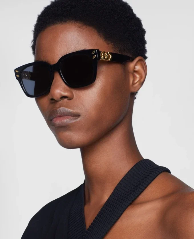 Lunettes de soleil géométriques