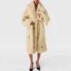 Manteau en peluche orné de cristaux Manteau en peluche orné de cristaux