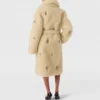 Manteau en peluche orné de cristaux Manteau en peluche orné de cristaux