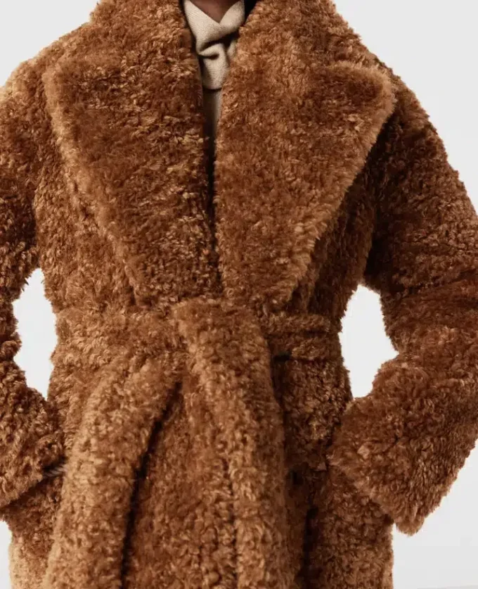 Manteau Teddy en peluche avec ceinture Manteau Teddy en peluche avec ceinture