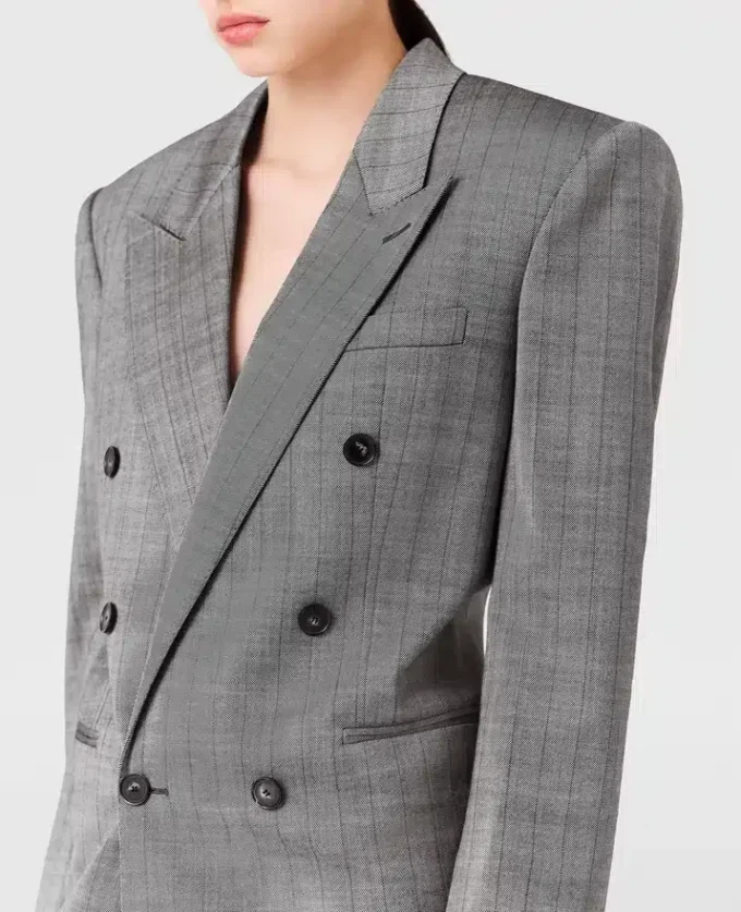 Mini-robe blazer à double boutonnage et fines rayures Mini-robe blazer à double boutonnage et fines rayures