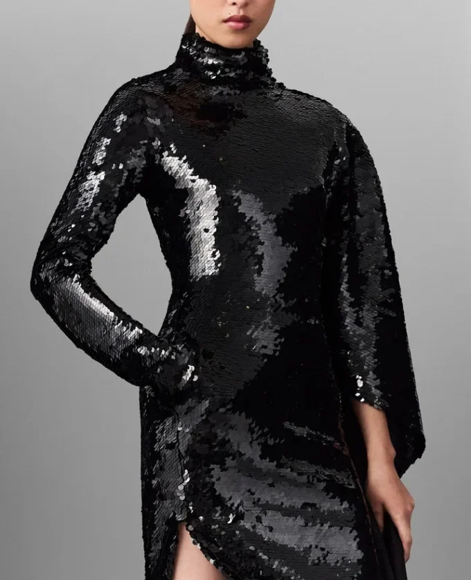 Mini-robe drapée à manches longues et paillettes Mini-robe drapée à manches longues et paillettes