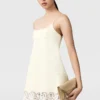 Mini-robe en satin à bordures en dentelle Mini-robe en satin à bordures en dentelle