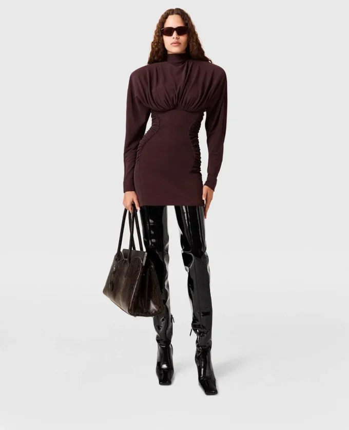 Mini-robe plissée à col haut et manches longues Mini-robe plissée à col haut et manches longues