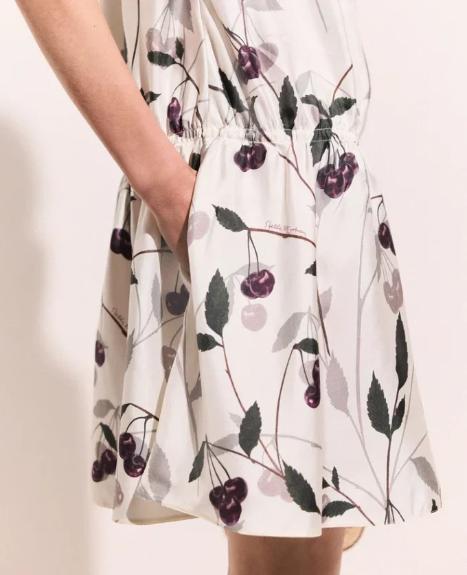 Mini-robe sans manches à imprimé cerises
