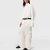 Pantalon cargo ample à empiècements en satin Pantalon cargo ample à empiècements en satin