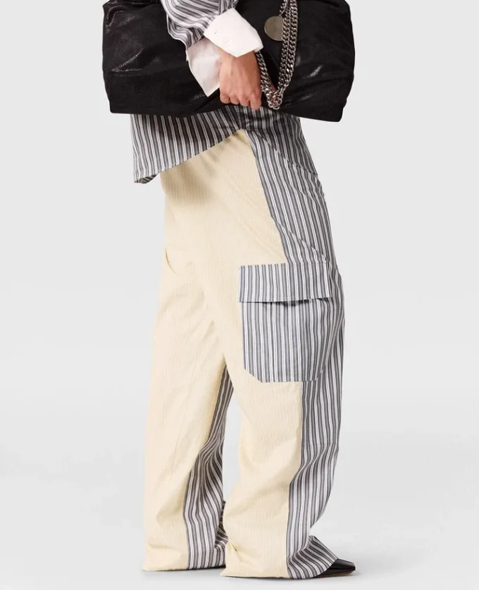 Pantalon cargo oversize à rayures mixtes Pantalon cargo oversize à rayures mixtes