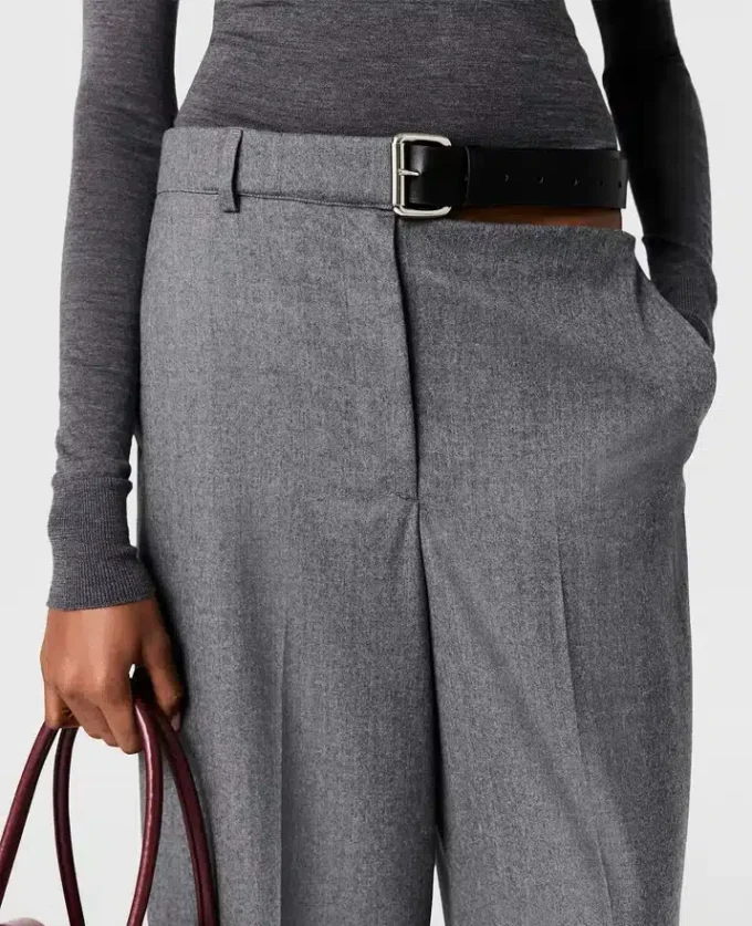 Pantalon droit en flanelle avec ceinture Pantalon droit en flanelle avec ceinture