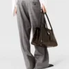 Pantalon droit à pinces et à rayures fines Pantalon droit à pinces et à rayures fines