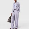 Blazer à revers en pointe et boutonnage simple