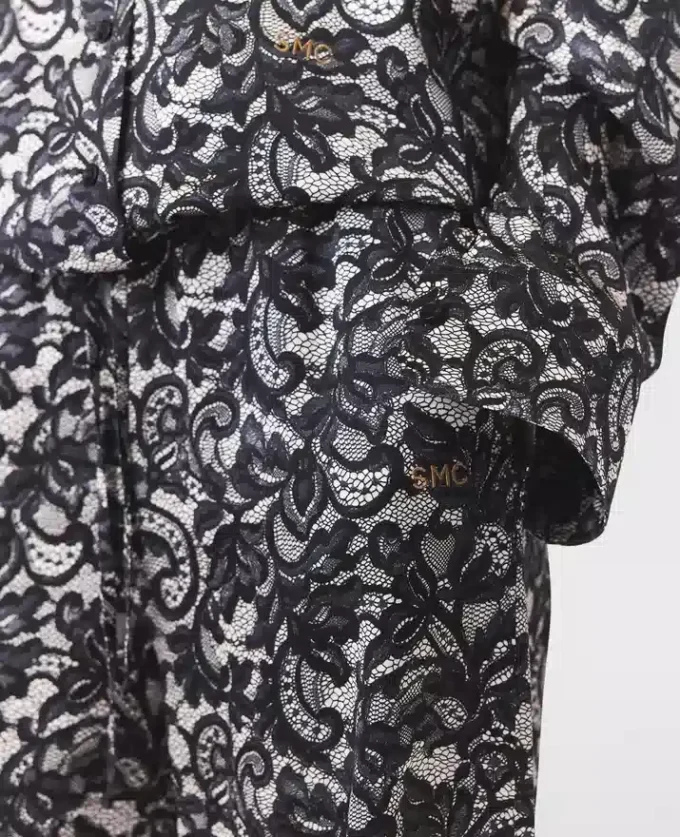 Pantalon oversize à cordon coulissant et imprimé dentelle Pantalon oversize à cordon coulissant et imprimé dentelle