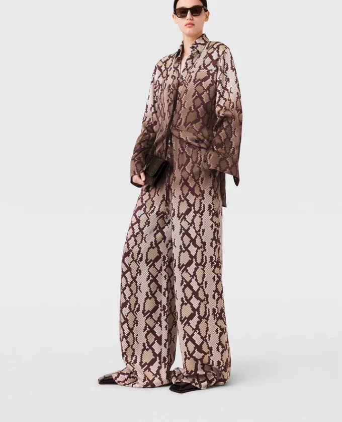 Pantalon oversize à cordon coulissant imprimé serpent Pantalon oversize à cordon coulissant imprimé serpent