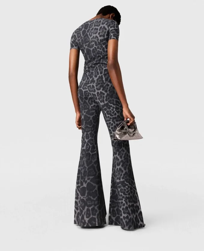 Pantalon évasé taille moyenne à imprimé léopard Pantalon évasé taille moyenne à imprimé léopard