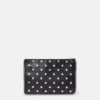 Pochette à fermeture éclair cloutée Falabella Pochette à fermeture éclair cloutée Falabella