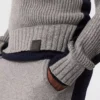 Pull à col roulé et empiècements contrastés