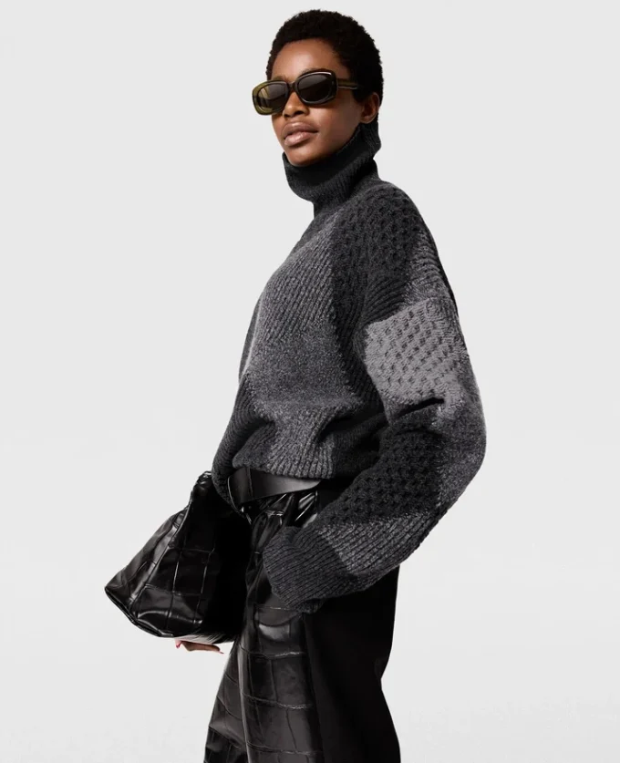 Pull à col roulé et motif argyle