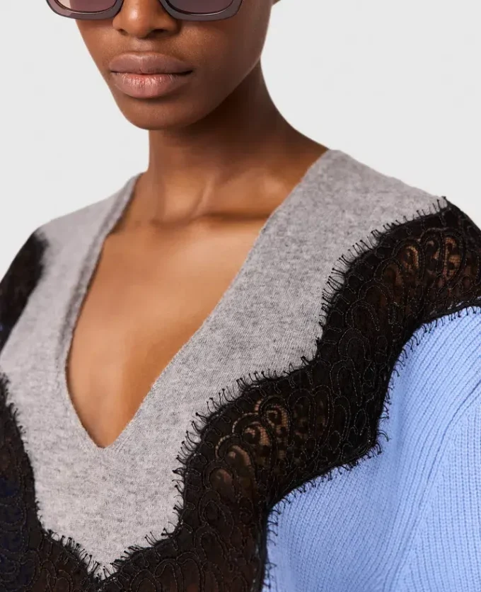 Pull à manches longues et empiècements en dentelle