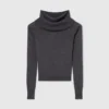 Pull à manches longues et épaules dénudées
