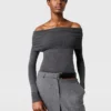 Pull à manches longues et épaules dénudées