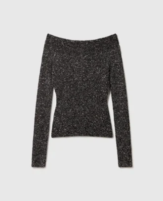 Pull à paillettes et épaules dénudées
