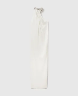 Robe asymétrique en satin à col bénitier ornée